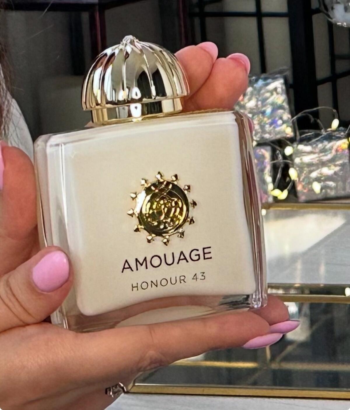 Amouage Honour 43 Woman Extrai - Perfume Fragrance Families recension och pris